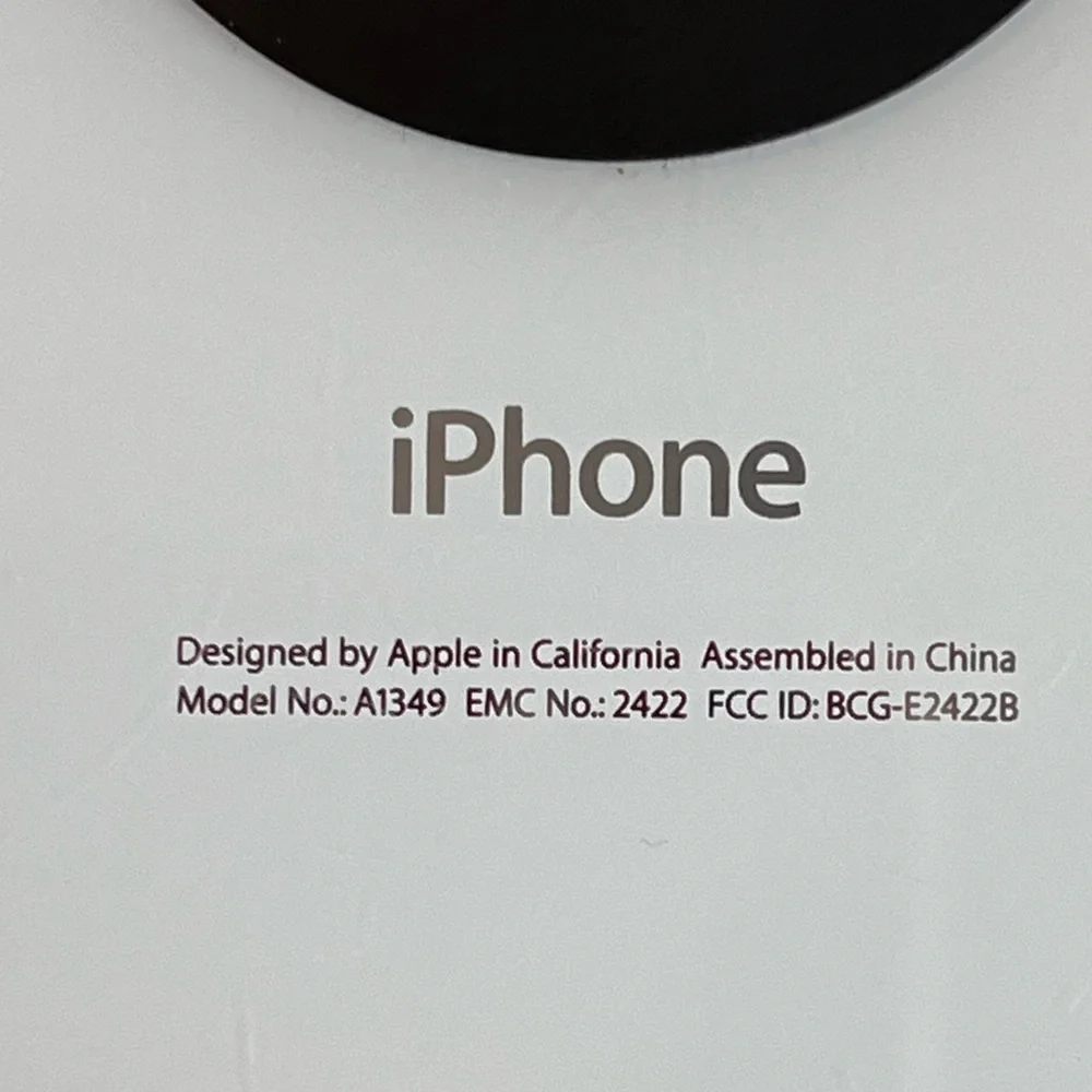 2 iPhone 4’s model A1349 - Black and White